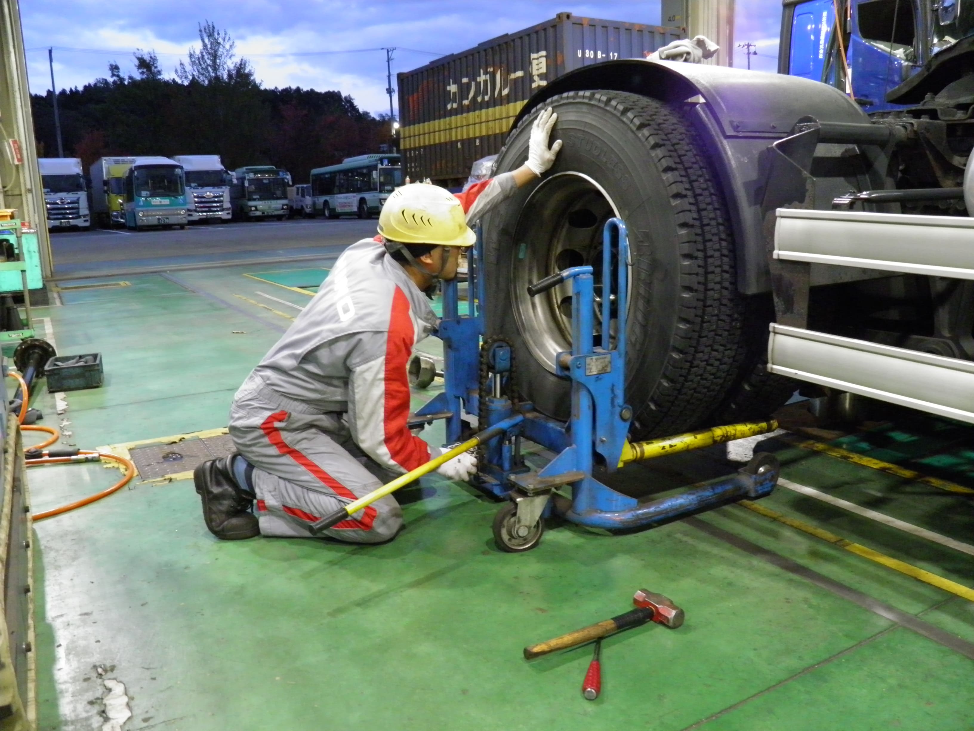 青森日野自動車株式会社の技能 製造 アクティブ系 メカニック 修理 整備士 の採用情報詳細ページ