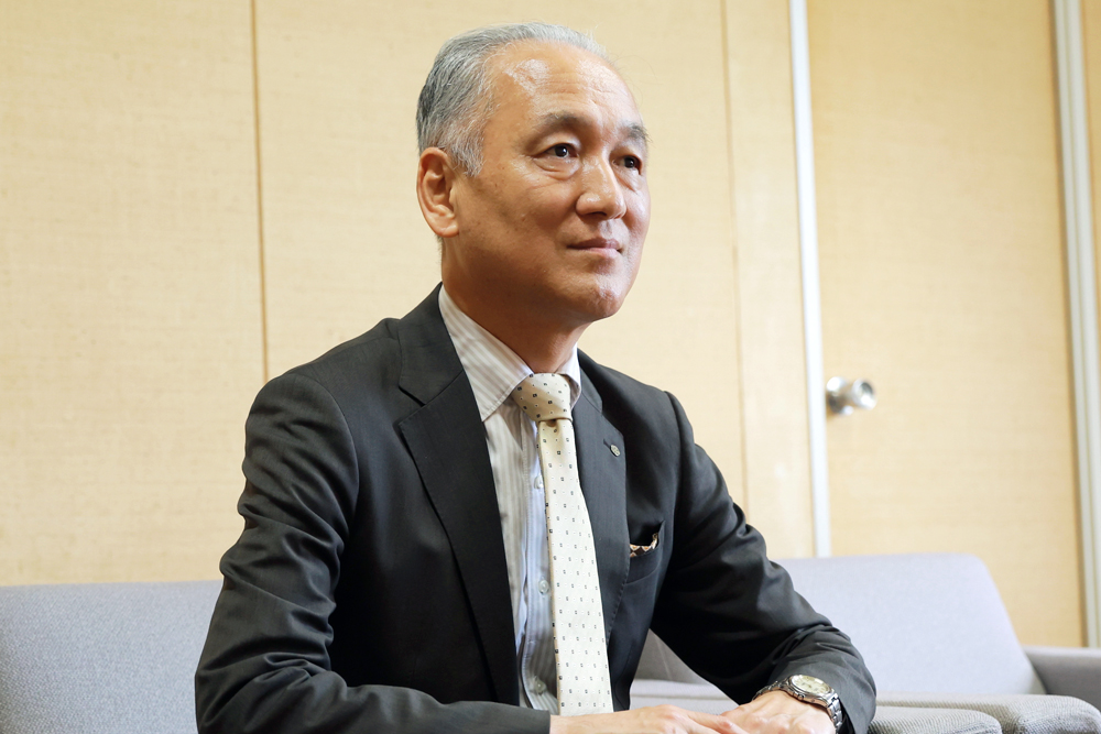 代表取締役の岡本さん01